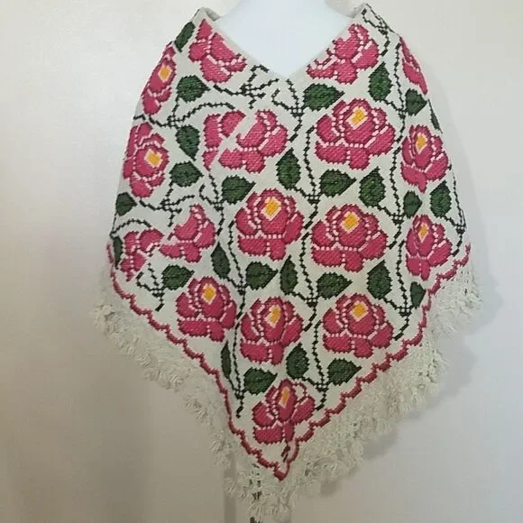 Mexican handwoven wool floral poncho - Picture 3 of 5